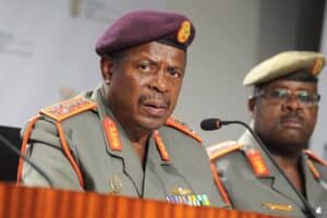 Why is Maphwanya still commanding SA troops?