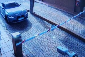 Motorist speeds away forgetting his identification document with RTI Team