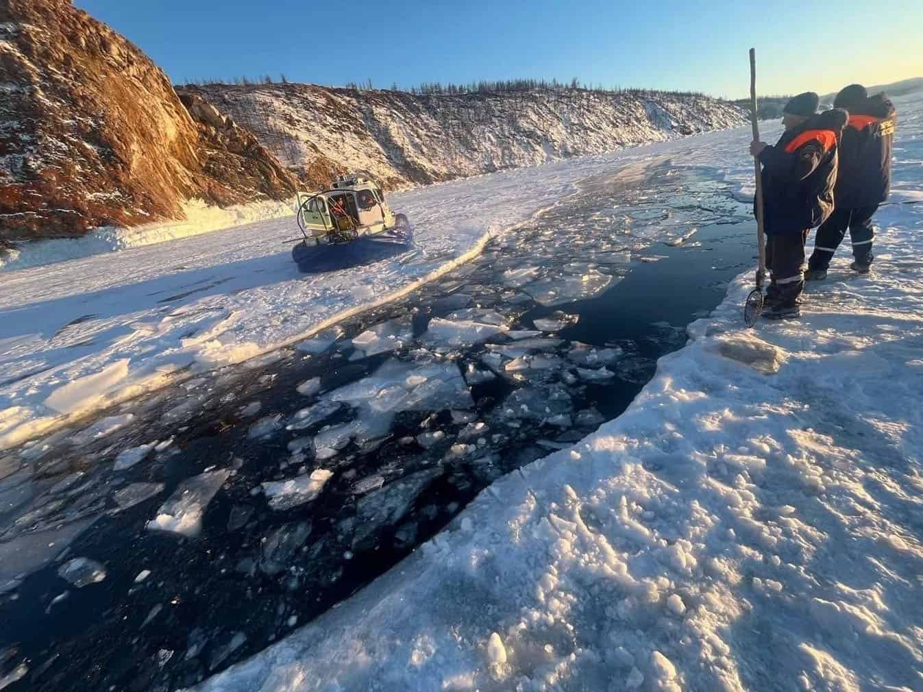 Five Chinese tourists killed after vehicle falls into Lake Baikal in Russia