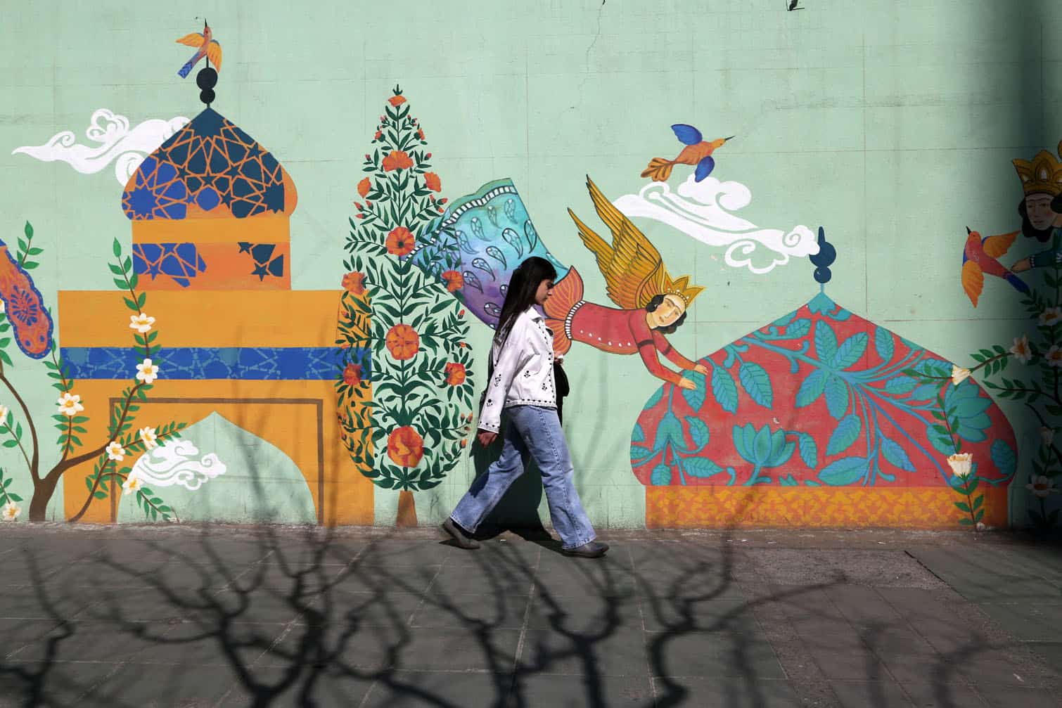 Iran-US nuclear talks resume in Geneva as life goes on in Tehran