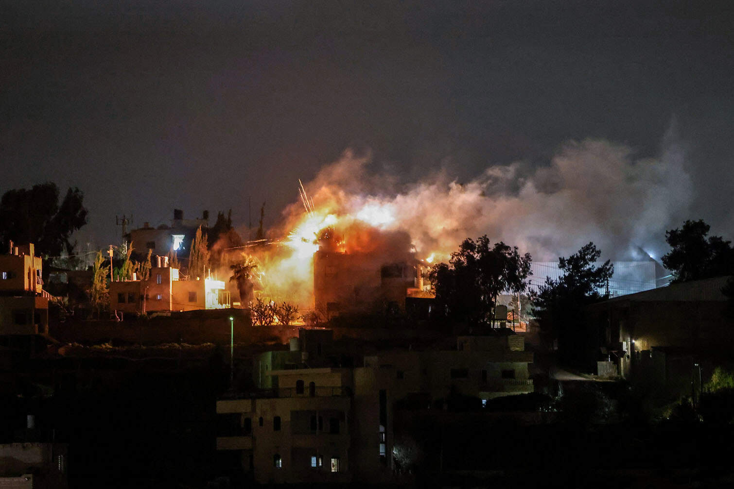 Israeli forces blow up the home of Palestinian Waleed Sabarneh