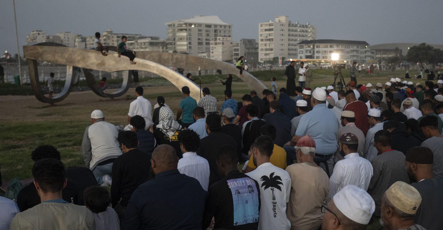Muslim Community Gather To Sight The Moon