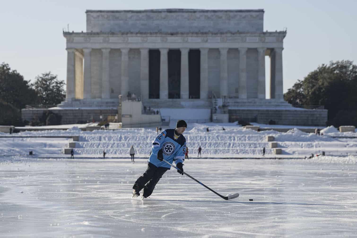 Washington D.C continues to recover after snowstorm