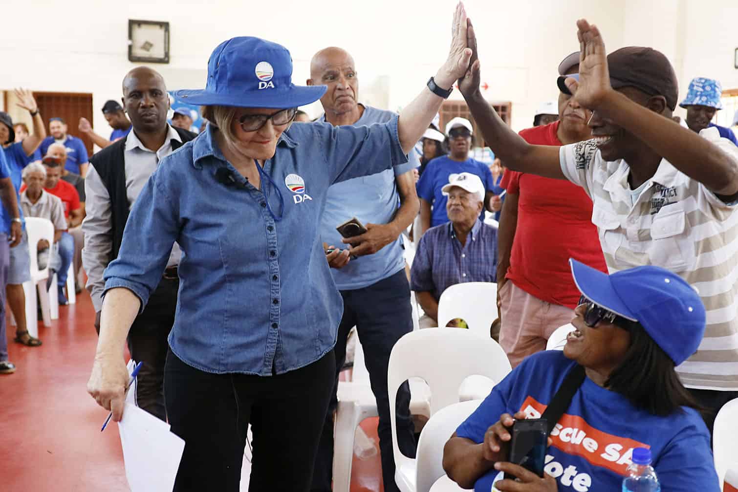 DA Joburg Mayoral Candidate Helen Zille Engage Eldorado Park Residents In A Public Meeting
