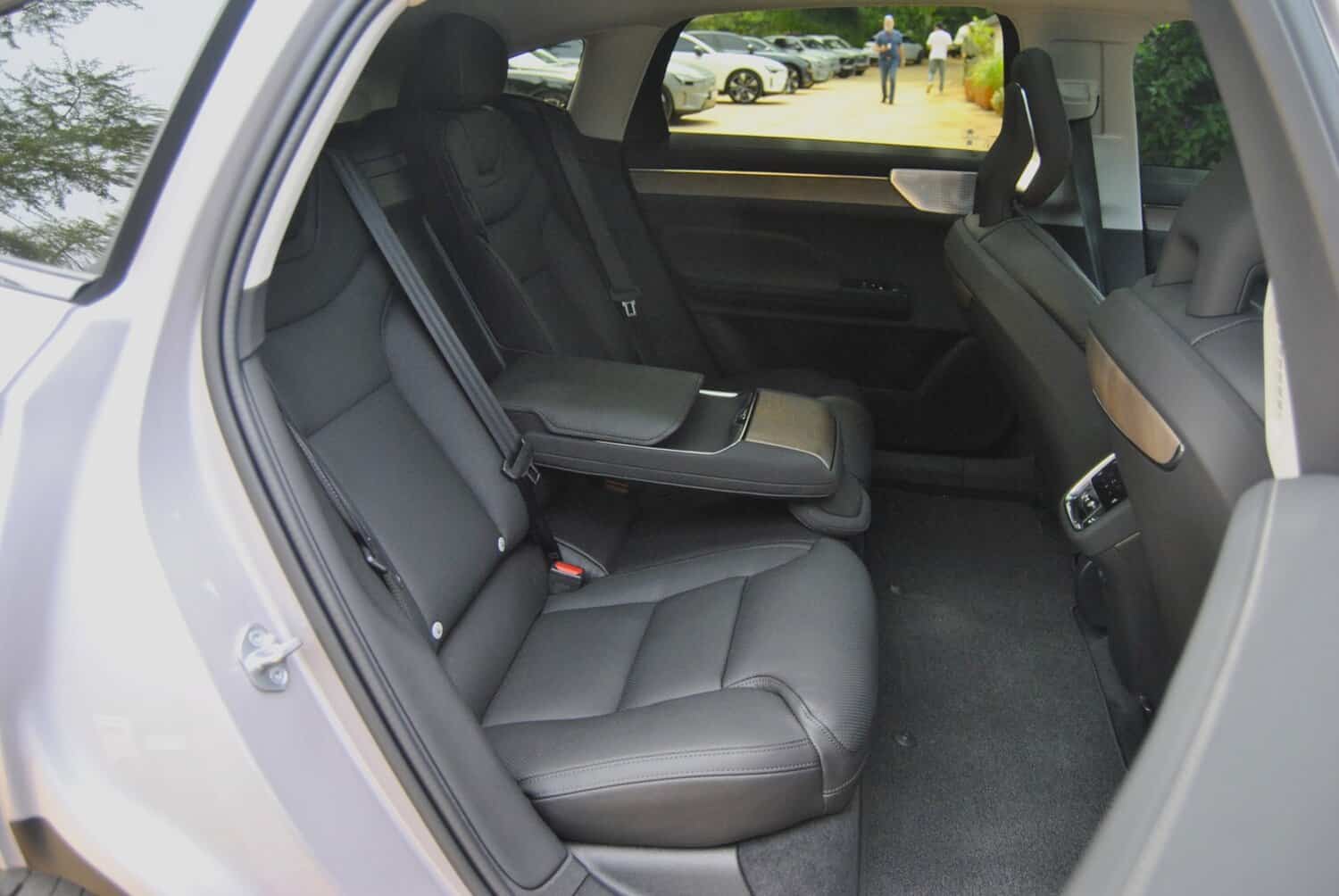 First drive of new Volvo ES90