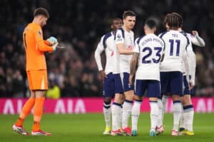 Tottenham search for salvation, Arsenal ready for title charge