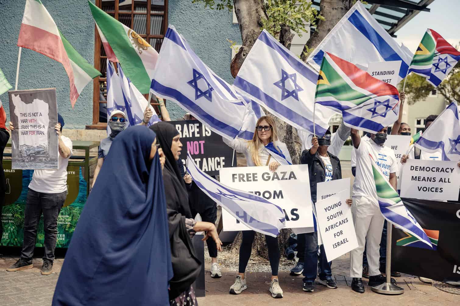 Supporters of Israel and Iranian pro-democracy activists