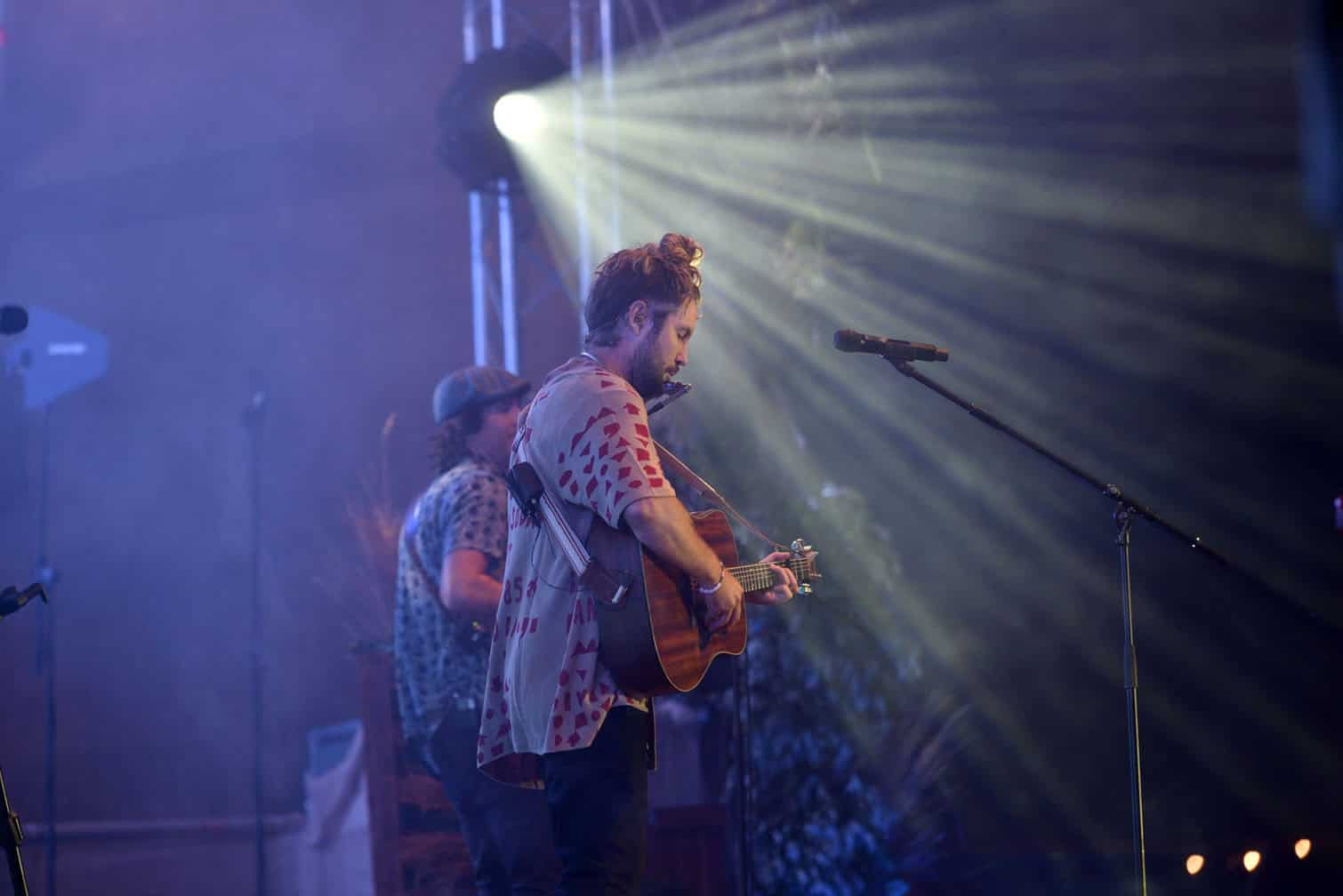 Jeremy Loops performs live