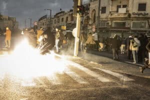 Israeli security forces use stun grenades