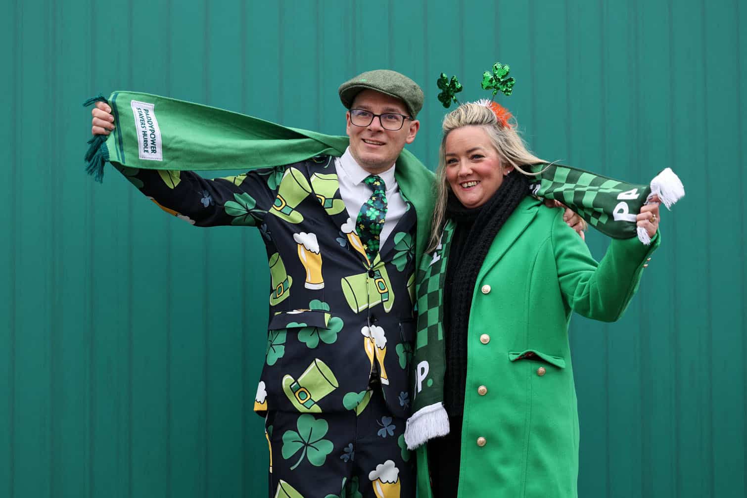 Racegoers mark 'St Patrick's Thursday'