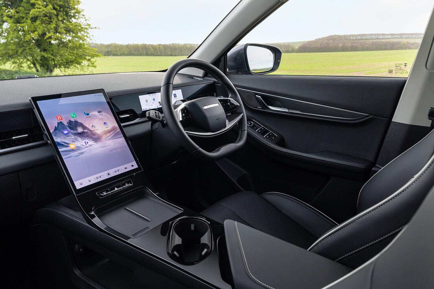 Jaecoo J5 goes hybrid