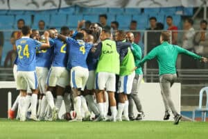 10-Man Sundowns hold firm to edge Espérance