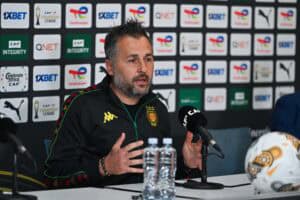 Espérance coach beamons penalty call against Sundowns