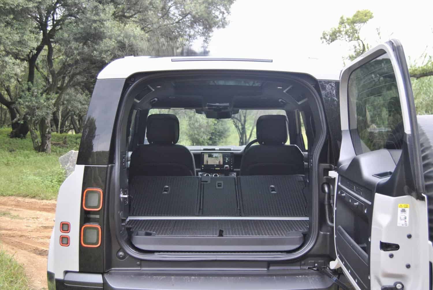 Facelift Defender 90 driven in South Africa