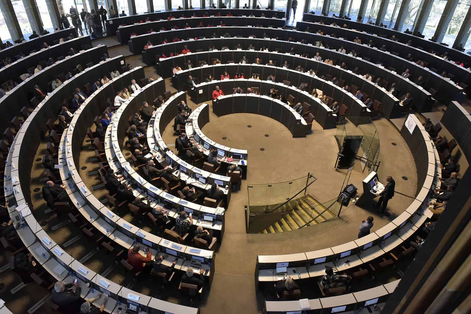 ‘Stop taking loans’: Opposition parties express concern over Joburg finances