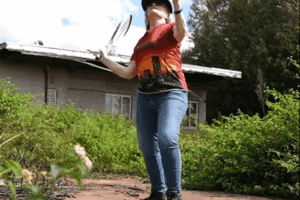 Zille plays tennis in weeds to slam old Linden tennis court decay