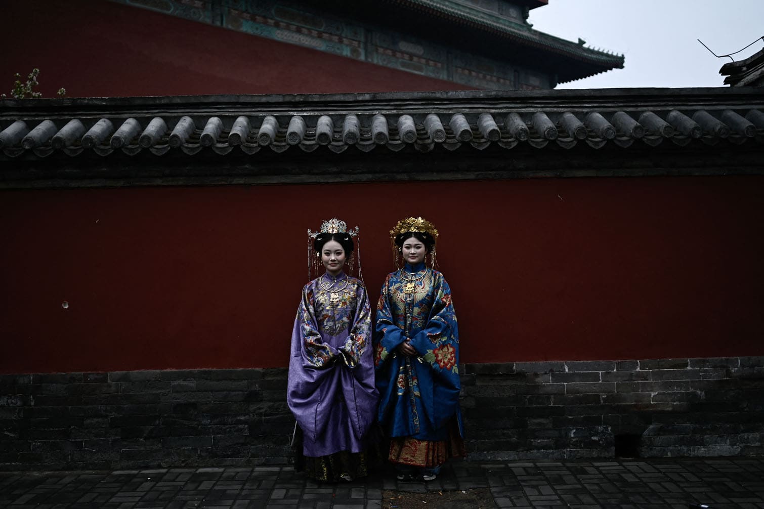 Women wearing traditional Chinese costumes