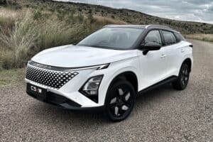 Omoda C5 SHS fuel savings compared to petrol model