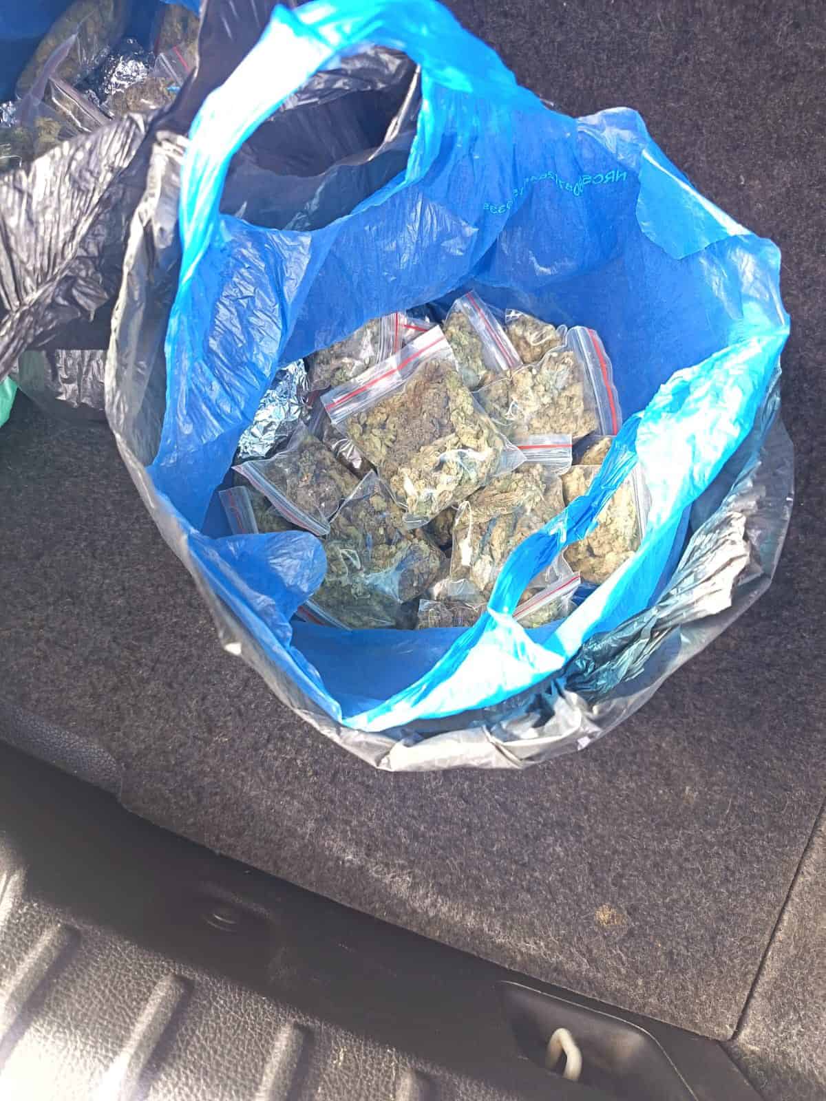 cannabis, confiscation, arrests, run away, suspect, residents, crime