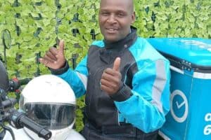 Checkers Sixty60 rider becomes viral hero for helping stranded motorist