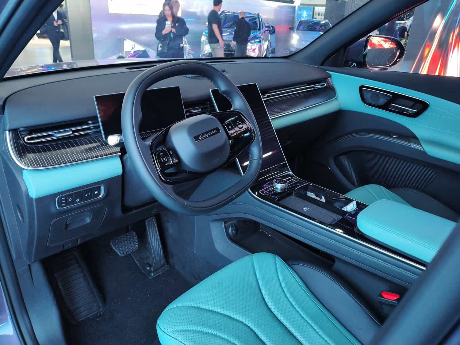 Plug-in hybrid Lepas L8 LSH revealed in Wuhu