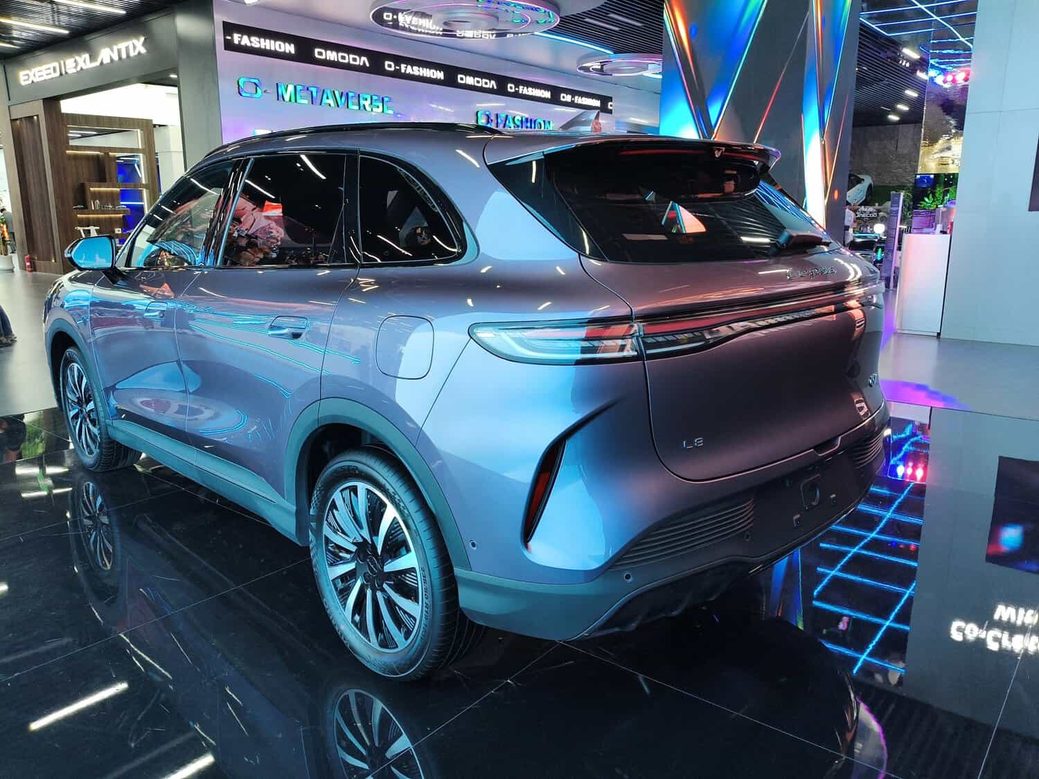 Plug-in hybrid Lepas L8 LSH revealed in Wuhu