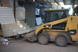 WATCH: Small Street in Joburg CBD in chaos as city demolishes illegal structures
