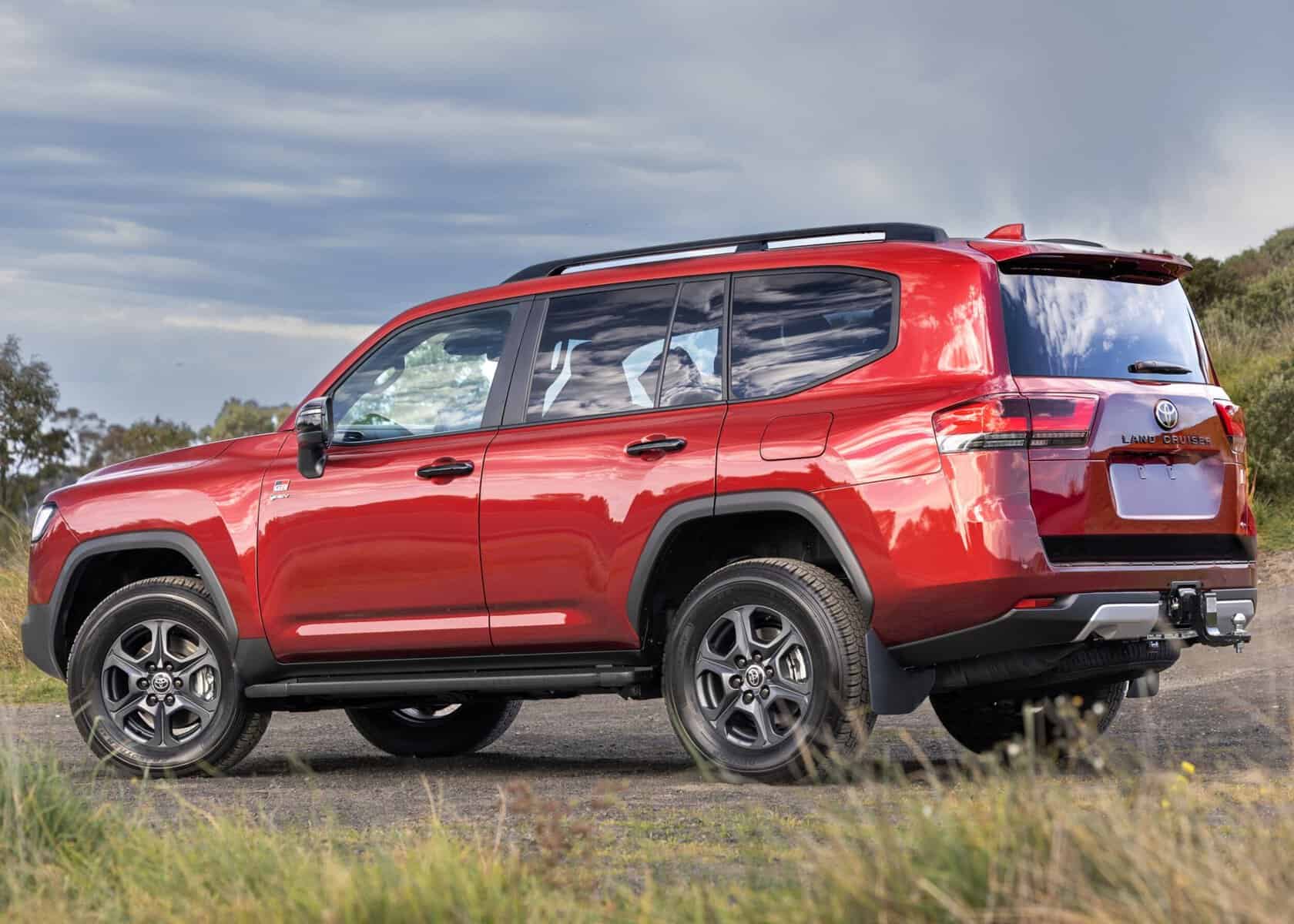 Toyota Land Cruiser 300 Hybrid South Africa preview