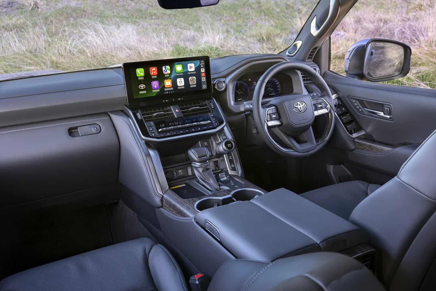 Toyota Land Cruiser 300 Hybrid South Africa preview