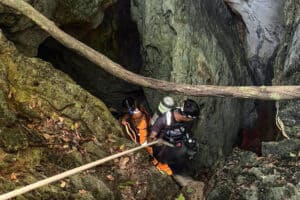 5 of 7 people trapped in Laos cave found alive: rescuers