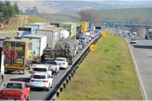 Peak traffic warning as thousands head back to Gauteng on N3 Toll