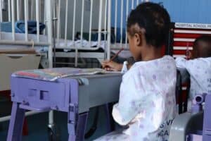 Portable desks help long-term child patients keep learning