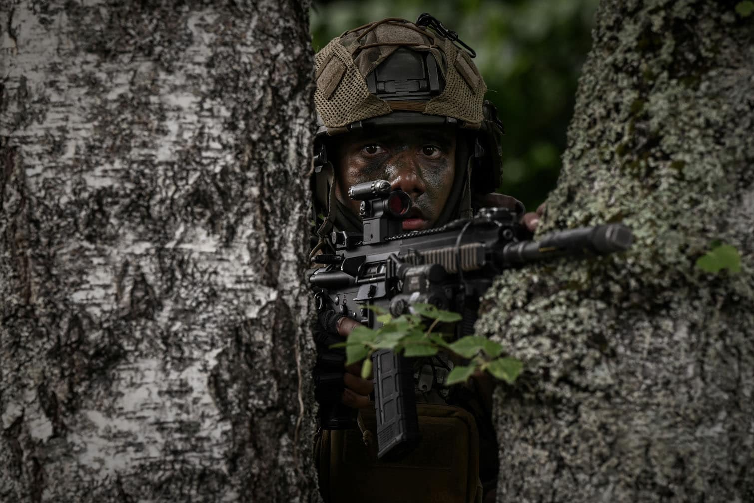 A French Foreign Legion paratrooper