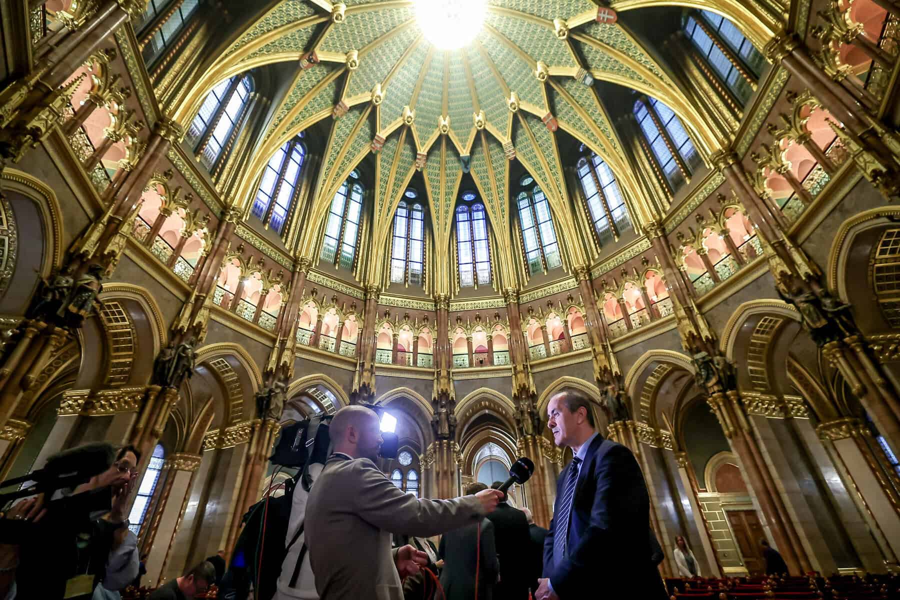 National Election Office awards certificates handed to members of Hungarian Parliament