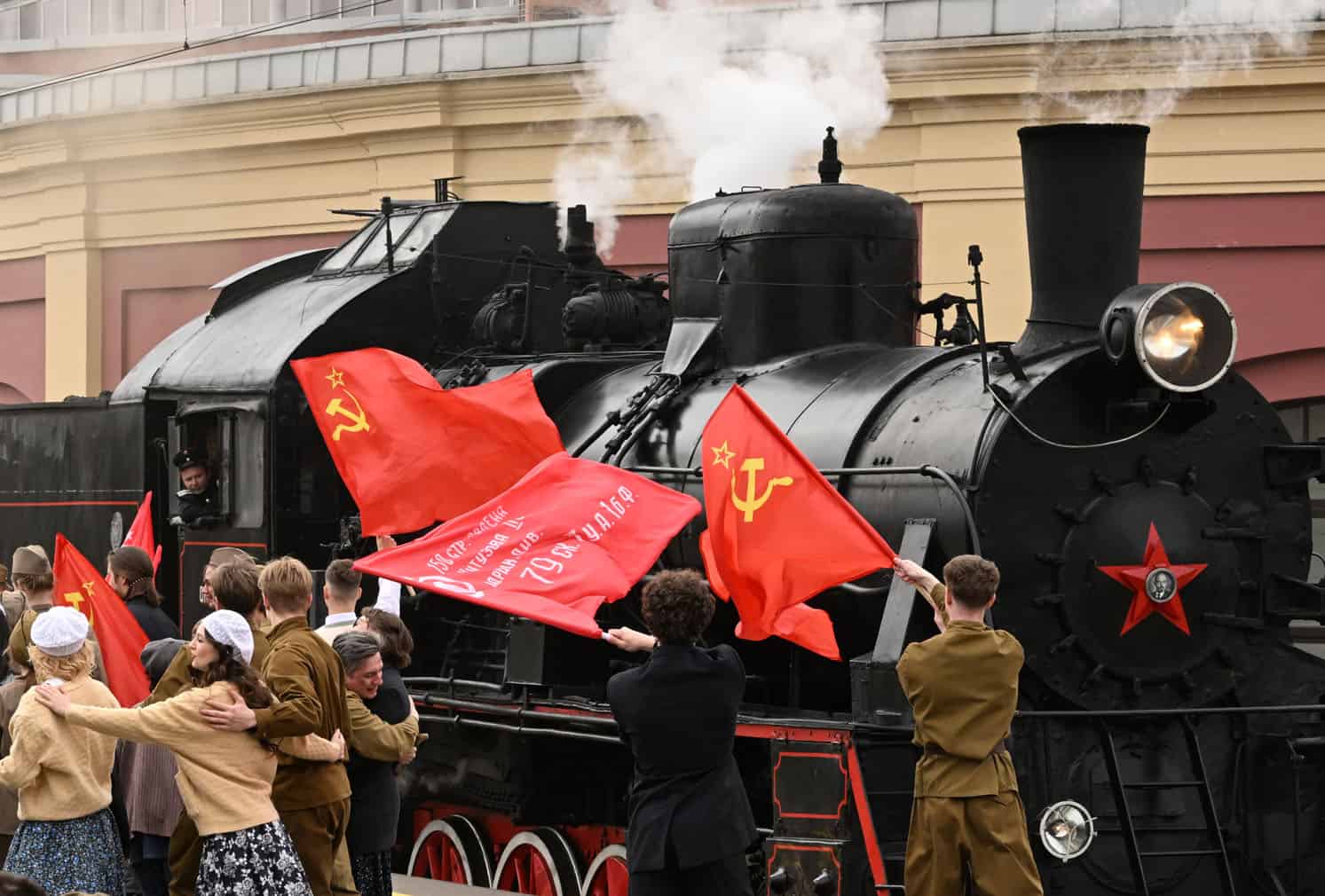 Victory Trains arrival reenacted in St. Petersburg