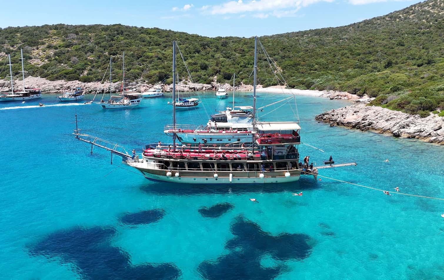 Holiday crowds fill Bodrum coves during Eid break