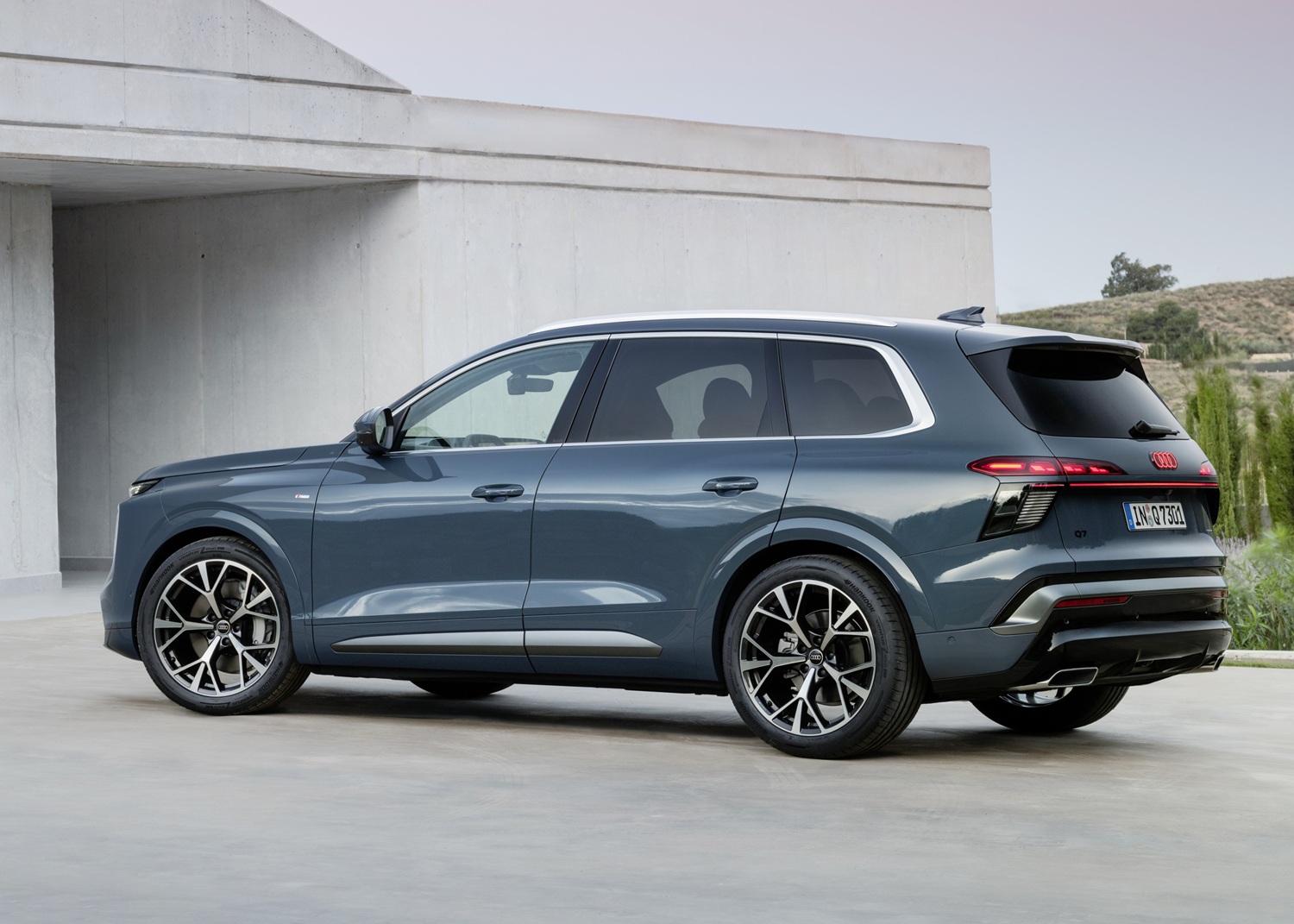 Audi finally debuts all-new Q7