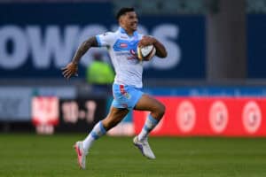 Bulls scrumhalf Embrose Papier