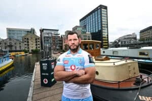 Marcell Coetzee with the URC trophy