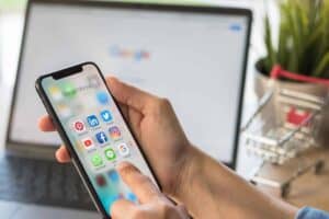 Over 2m mobile apps pulled by Google and Apple as security risks exposed