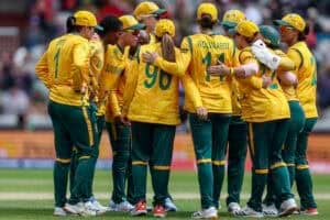 Proteas women's cricketers in a huddle