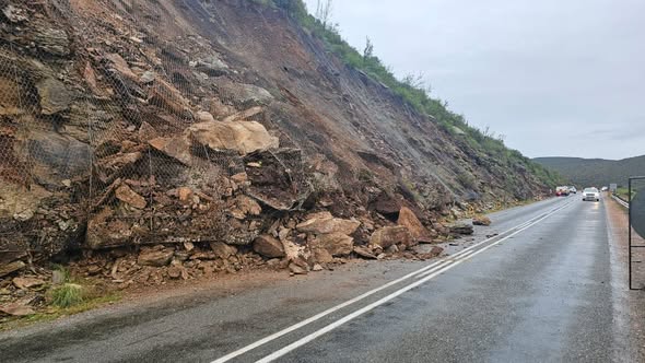 rockfalls, severe weather conditions, western cape