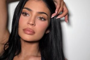 Kylie Jenner does the Jerusalema — and South Africans are here for it