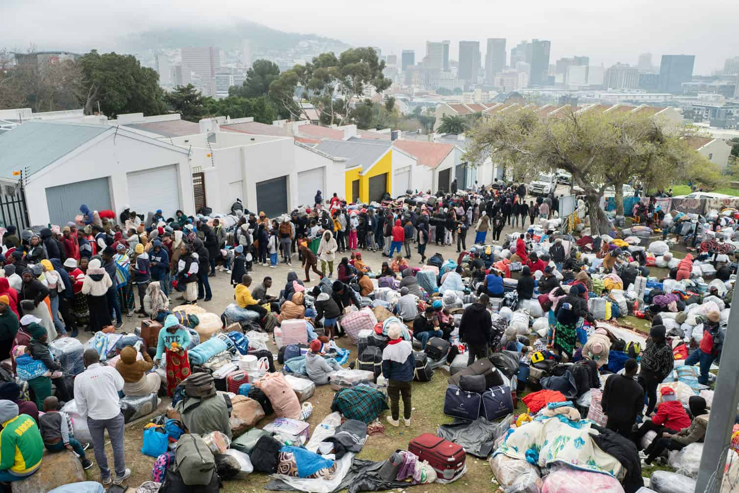 Hundreds of Zimbabwean migrants