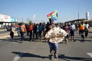 Phakelumthakathi leading march