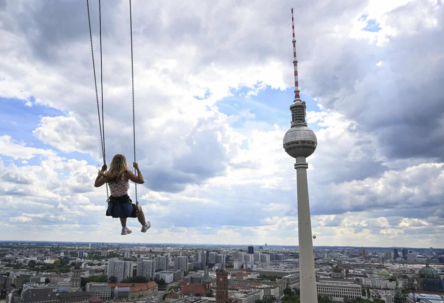 24 hours in pictures, 8 June 2026