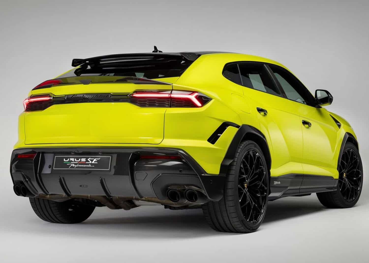 Lamborghini Urus SE Performante revealed