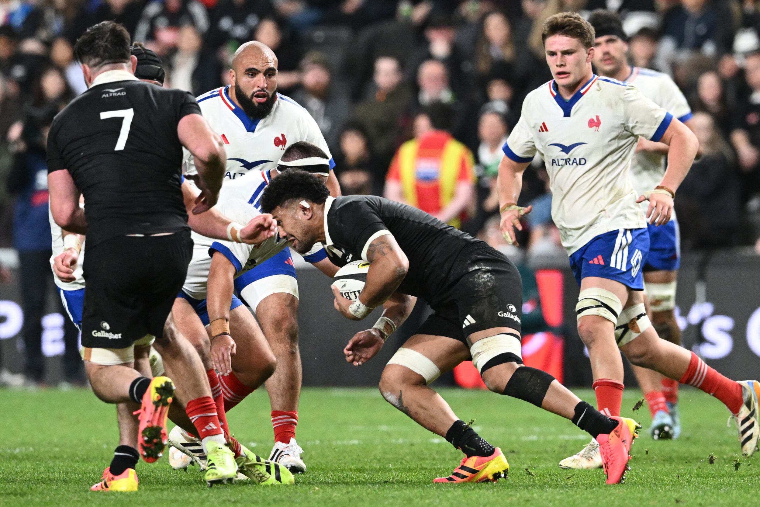 New Zealand edge France 34-32 in thriller to open Nations Championship