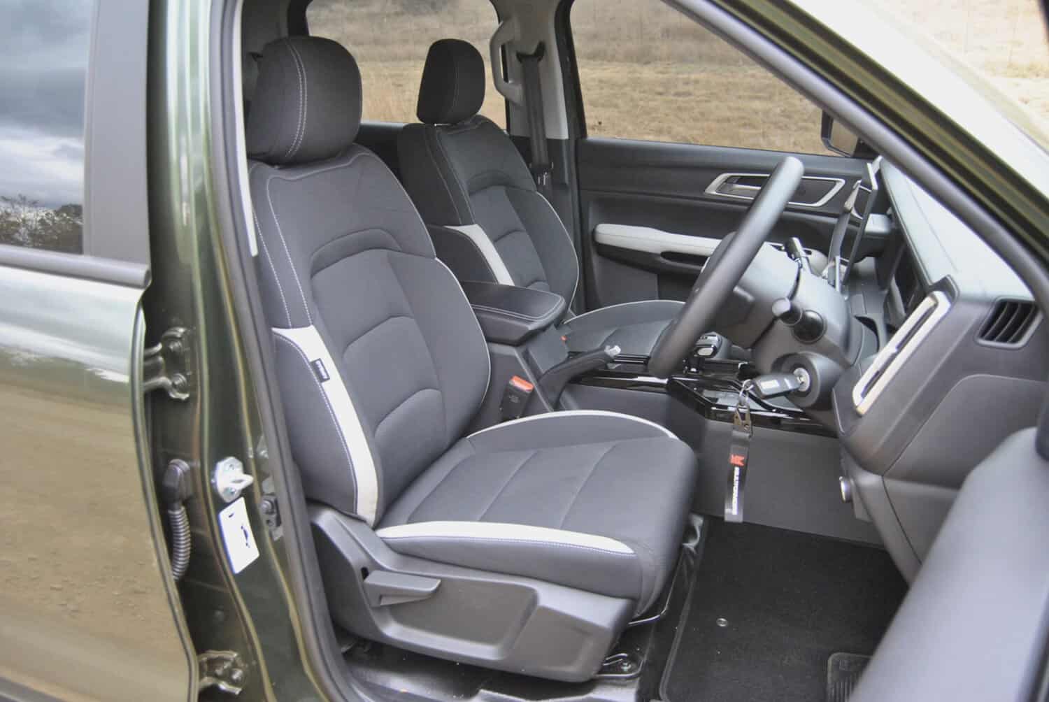 Driving JMC's four-wheel drive Vigus bakkie