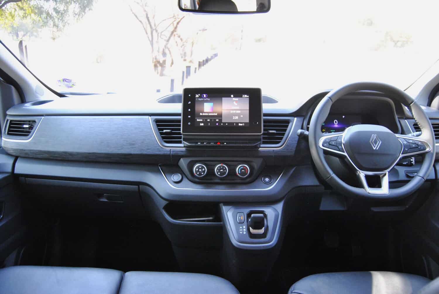 Launch drive of Renault's passenger carrying Trafic in South Africa